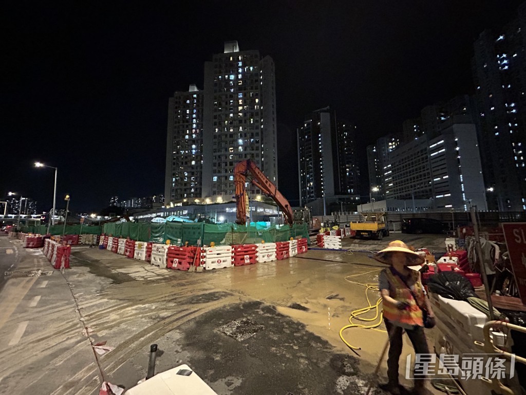 水務署表示,現場為港鐵承建商地盤。曾志恆攝 水務署表示,現場為港鐵承建商地盤。曾志恆攝