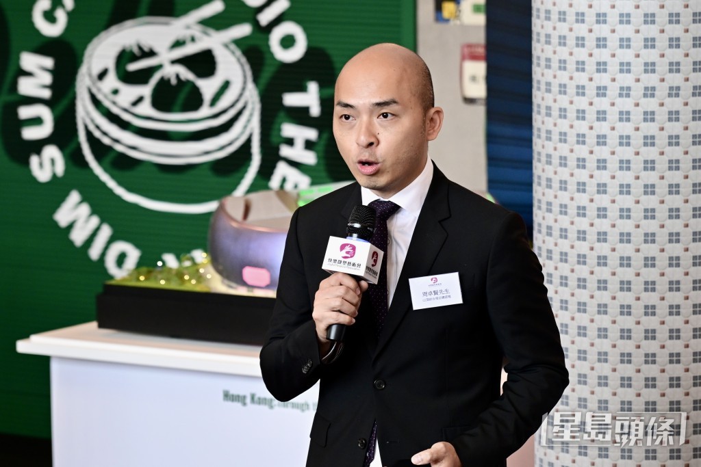 周卓賢致辭時表示,希望能透過透舉辦不同形式的文化藝術活動推動香港旅遊業。劉駿軒攝 周卓賢致辭時表示,希望能透過透舉辦不同形式的文化藝術活動推動香港旅遊業。劉駿軒攝
