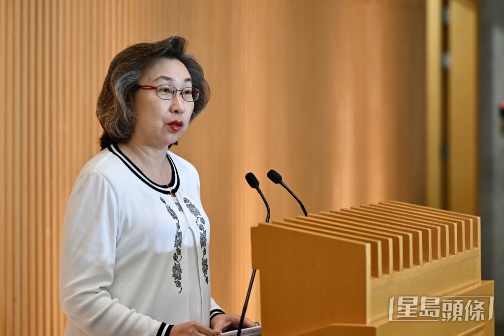 公務員事務局局長楊何蓓茵。劉駿軒攝 公務員事務局局長楊何蓓茵。劉駿軒攝