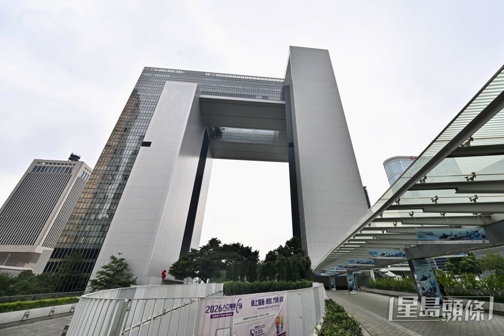 周小松：當局需考慮公務員職位的吸引力以挽留人才，若未來經濟持續向好，當局應合理提高公務員的薪酬調整幅度