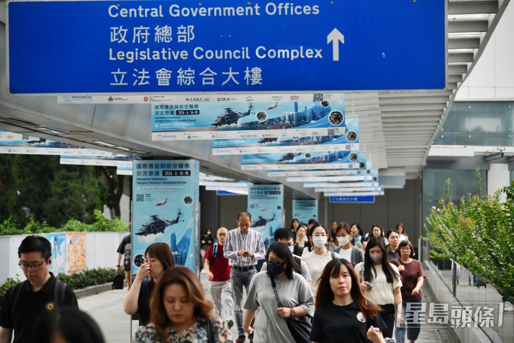 湯家驊認為公務員劃一加薪2%屬中間落墨方案。資料圖片 湯家驊認為公務員劃一加薪2%屬中間落墨方案。資料圖片