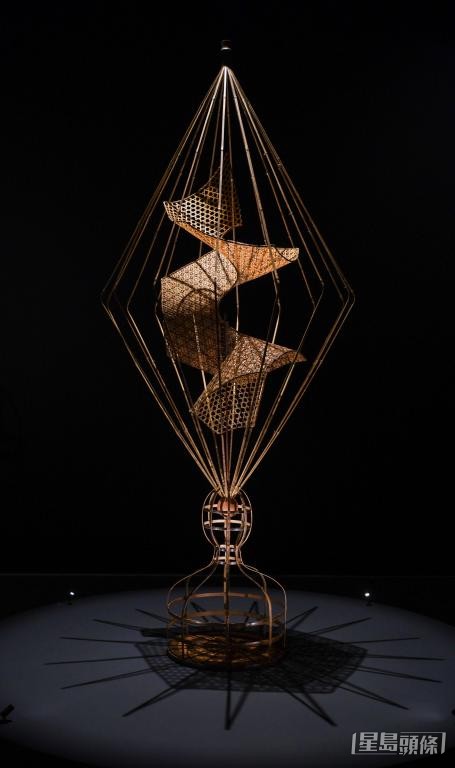 竹藝雕塑作品《箭二》。 竹藝雕塑作品《箭二》。