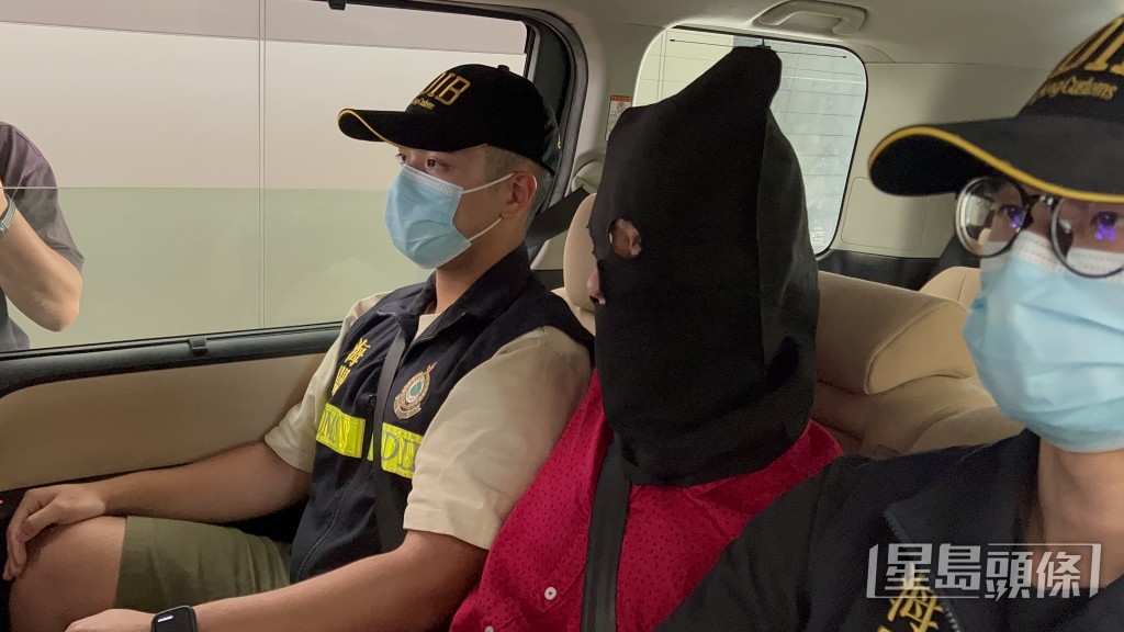 被捕男子持外國護照,抵港約半個月。蔡楚輝攝 被捕男子持外國護照,抵港約半個月。蔡楚輝攝
