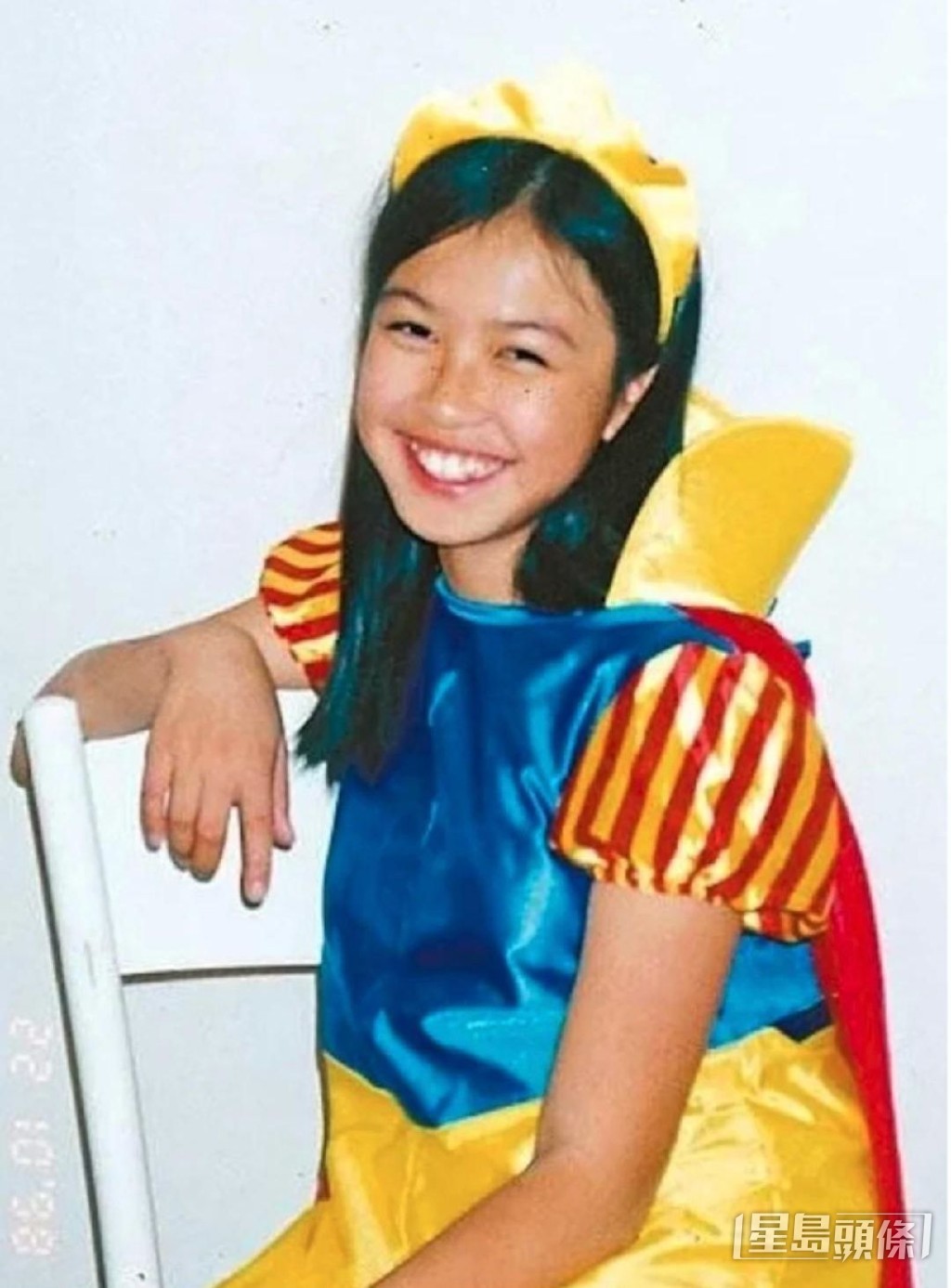 网民翻出Tracy学生照，指她小时候已貌美清纯，可当校花。