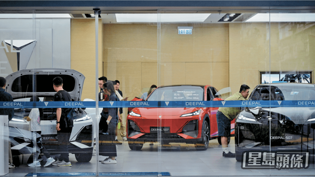 政府: 汽車銷售強勁  因電動車稅務優惠3月底屆滿致訂單急升。資料圖片
