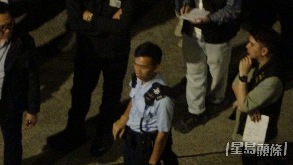 其中一名懷疑開槍的軍裝警員。蔡楚輝攝 其中一名懷疑開槍的軍裝警員。蔡楚輝攝