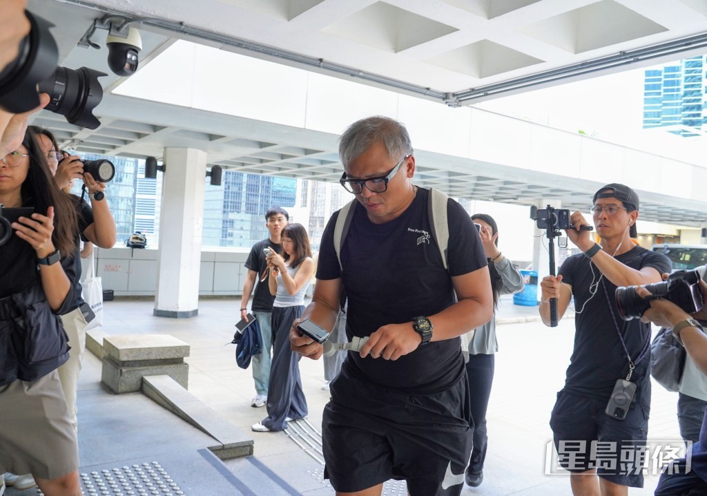 原本保釋在外的陳朗昇上訴駁回，須即時入獄。葉偉豪攝