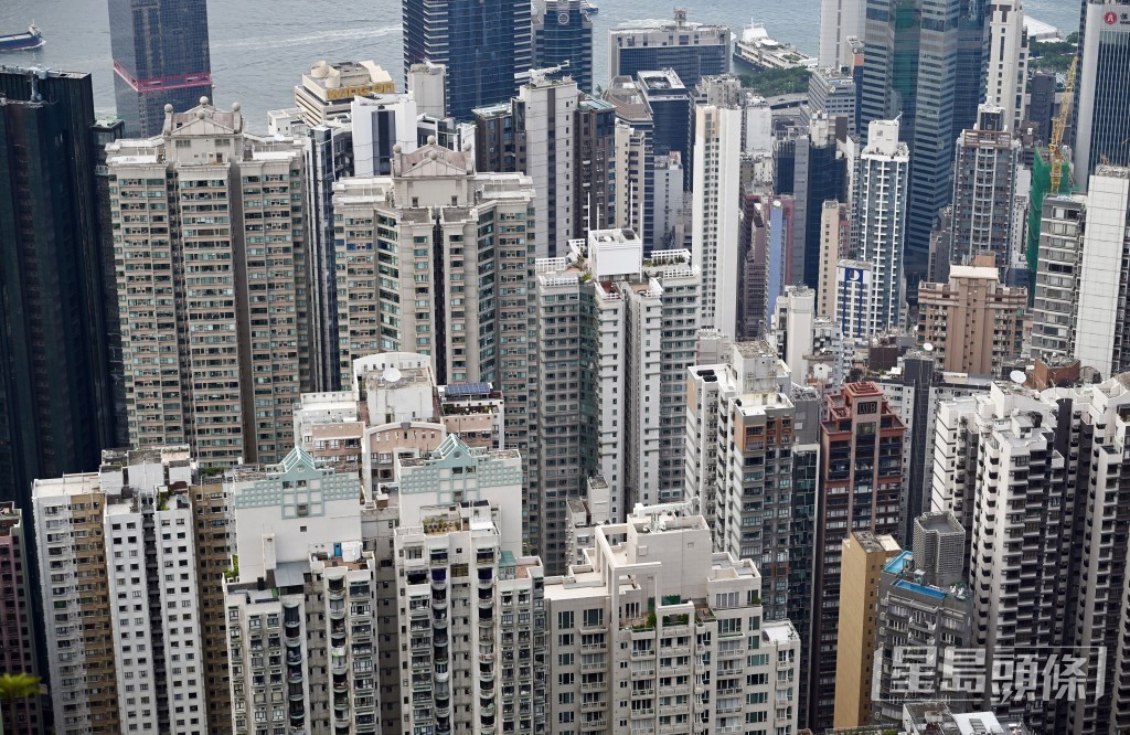 陳茂波表示自2025年下半年起,本港樓市在保持平穩之餘亦穩步上升。資料圖片 陳茂波表示自2025年下半年起,本港樓市在保持平穩之餘亦穩步上升。資料圖片