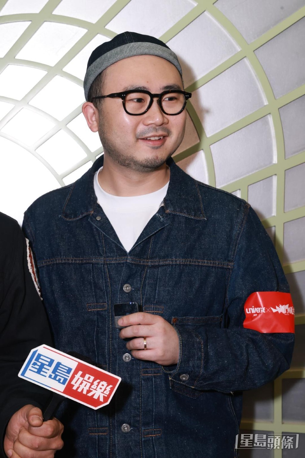 麥沛東戲內戲外都與客戶服務結下不解緣。