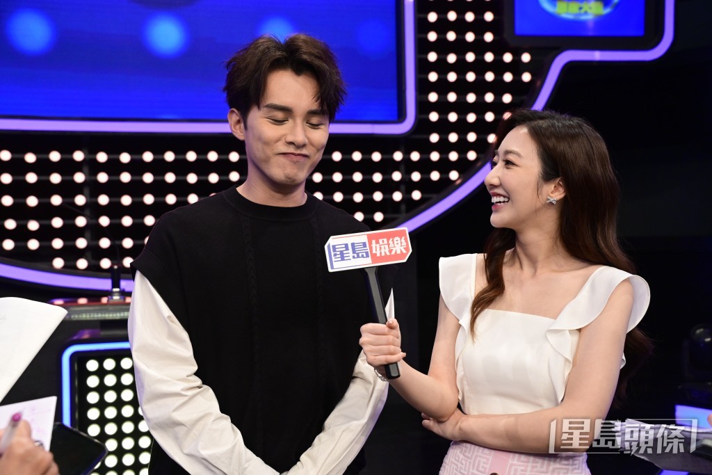 TVB台庆剧《新闻女王》一众演员为《思家大战》录影。