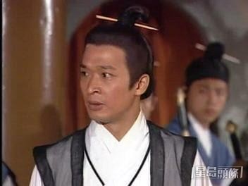 游飈1989年投考第3期無綫電視藝員進修班入行。 游飈1989年投考第3期無綫電視藝員進修班入行。