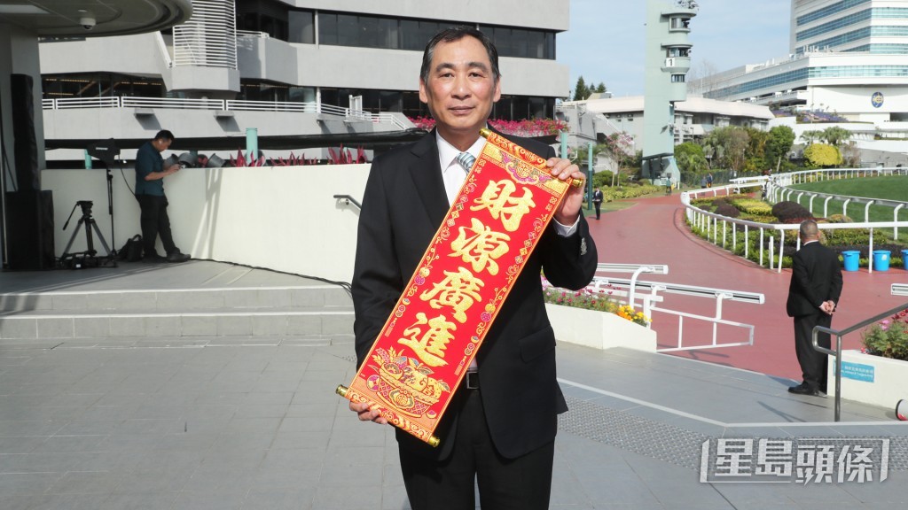 今朝鄭俊偉同田泰安一度出雙入對，似是商討「愛馬心」出擊大計。