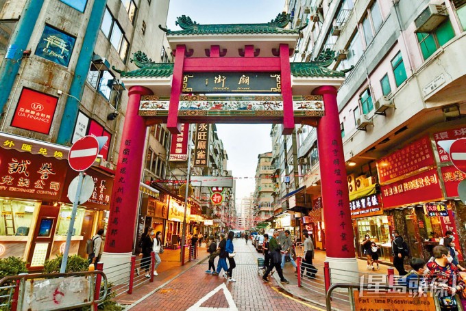 油麻地庙街贩商商会主席陈锦荣冀能形成类似台湾夜市吸引游客。资料图片 油麻地庙街贩商商会主席陈锦荣冀能形成类似台湾夜市吸引游客。资料图片