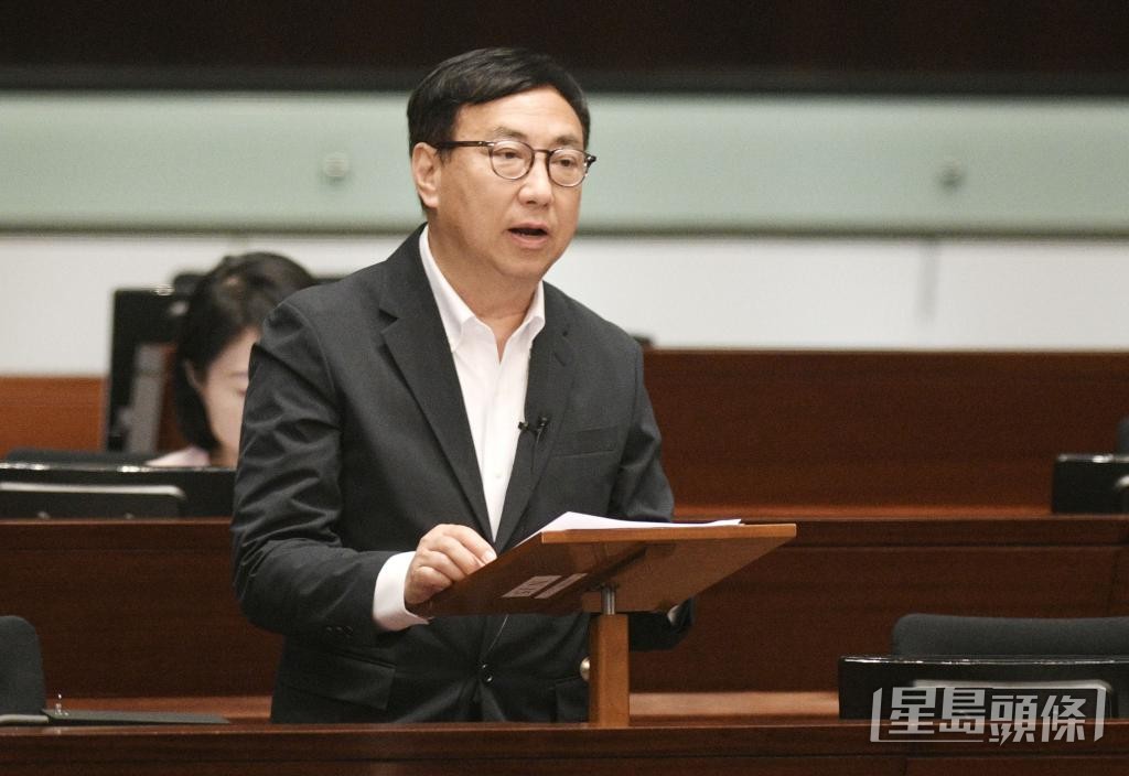 立法會議員狄志遠籲政府審視全港可用的橋底空間，善用社會資源。