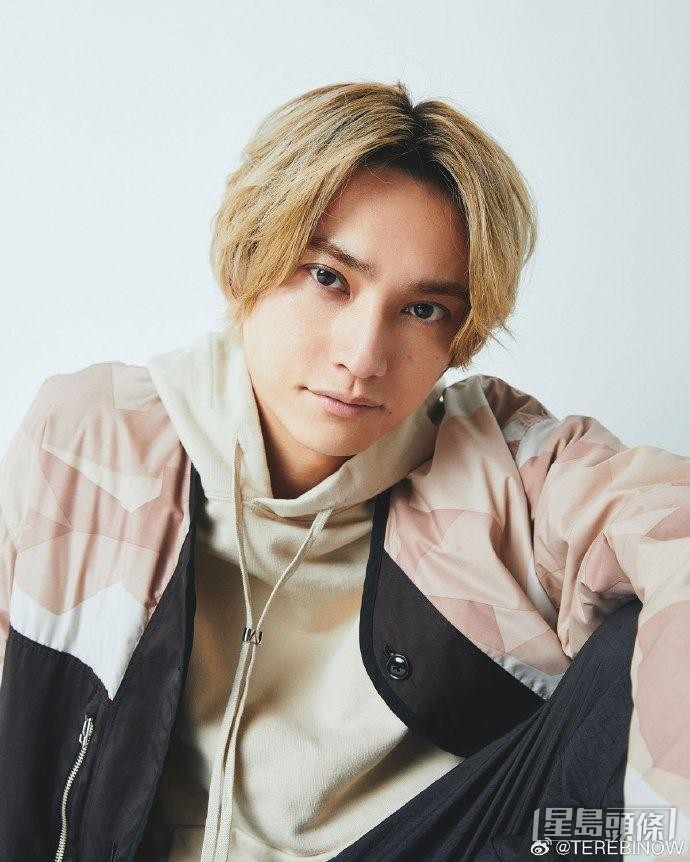 SKY-HI多次於深夜叫未成年女偶像到自己家中，少女母親指知情，但不代表允許。