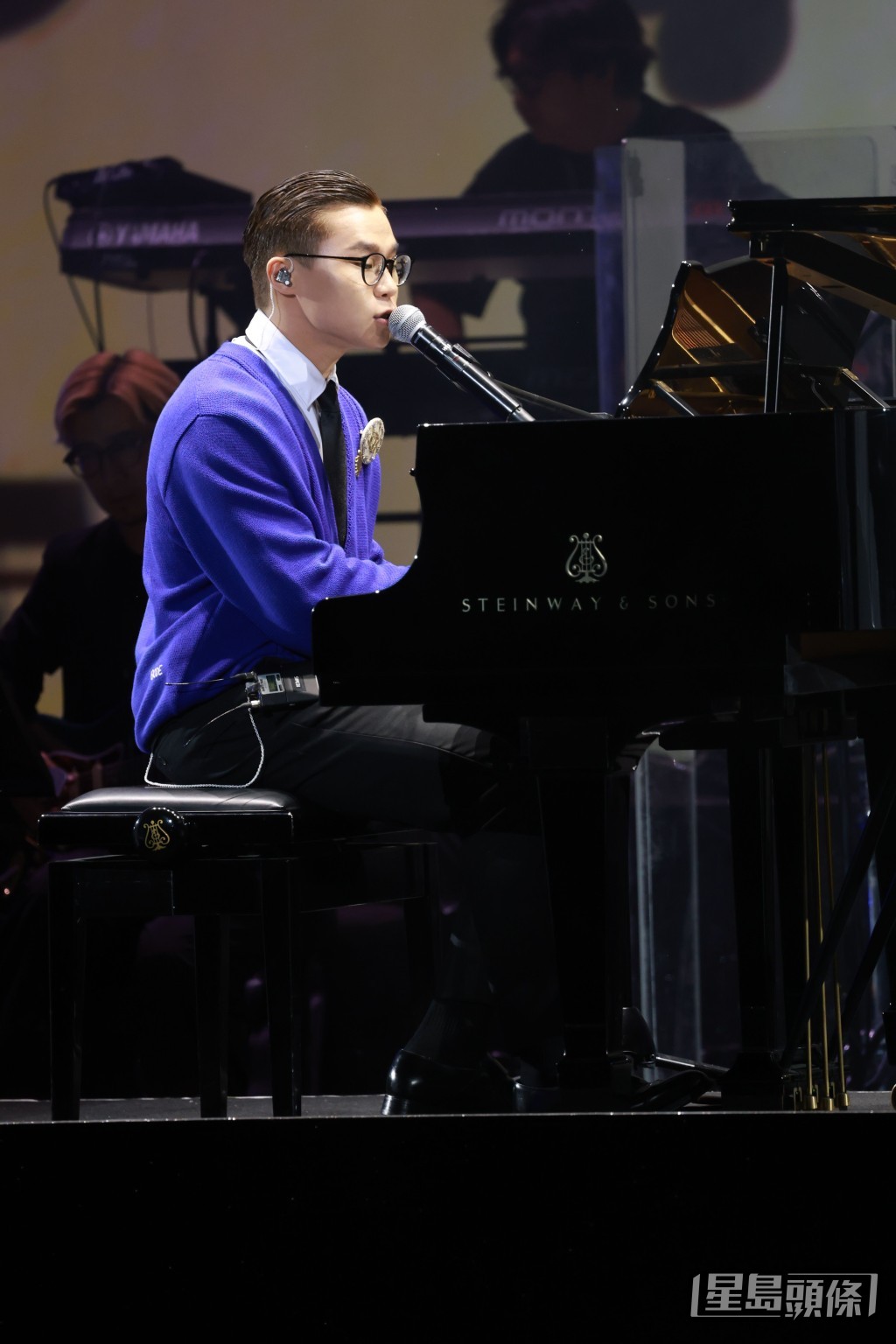 「全球華人至尊金曲獎」屬Gareth.T《用背脊唱情歌》。