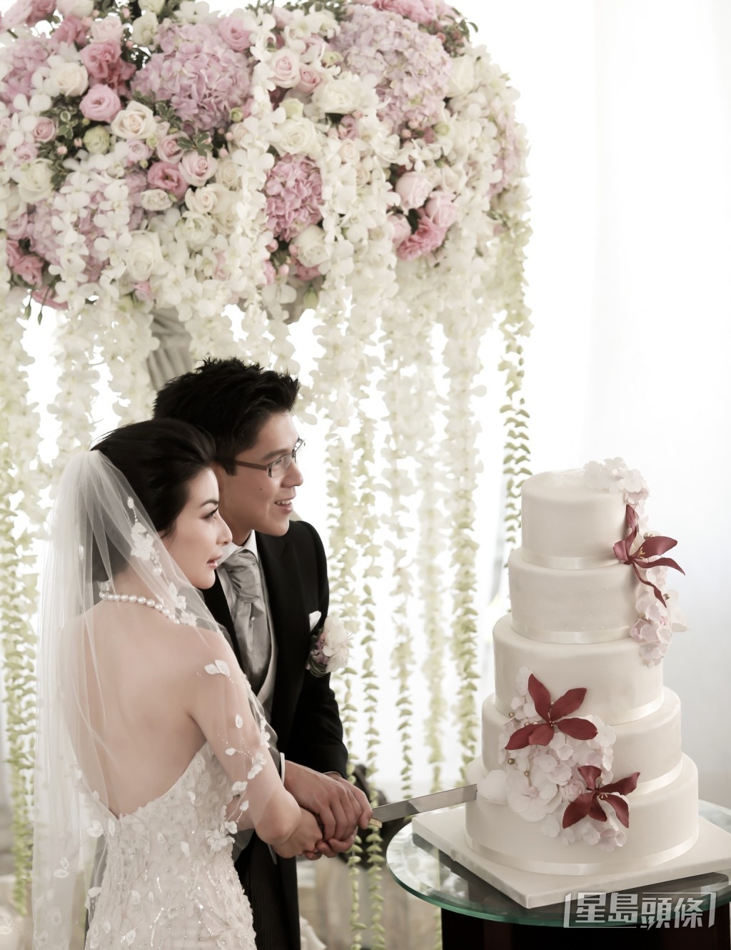 霍啟剛與郭晶晶於2012年12月在霍家大宅舉行婚禮。 霍啟剛與郭晶晶於2012年12月在霍家大宅舉行婚禮。