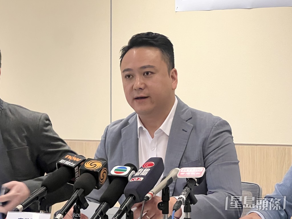 李世榮認為,港鐵昨日出動100多人處理事故顯然是不足夠。郭詠欣攝 李世榮認為,港鐵昨日出動100多人處理事故顯然是不足夠。郭詠欣攝