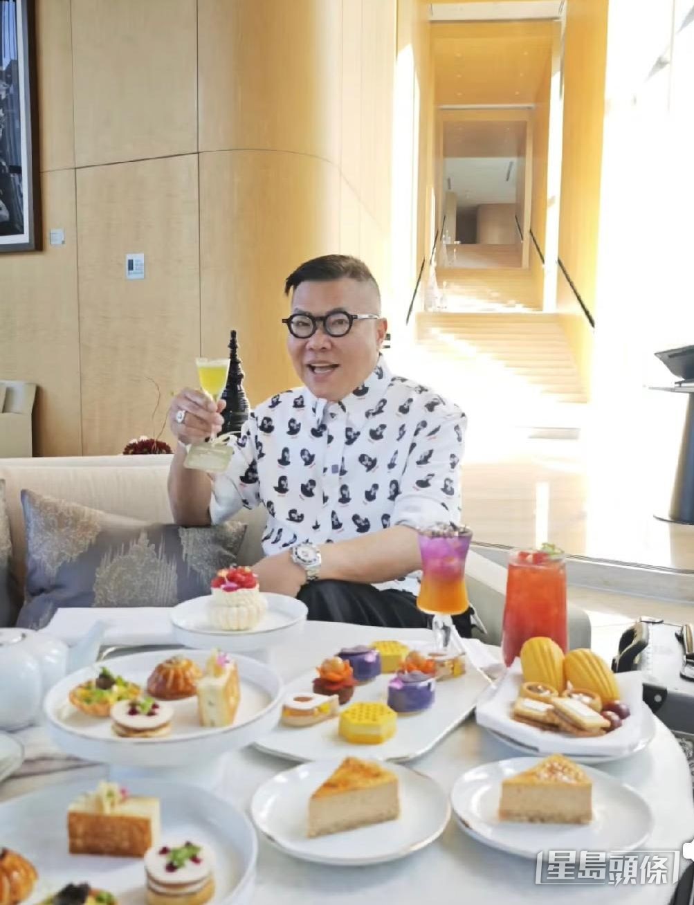 Roger拍嘢食好西。