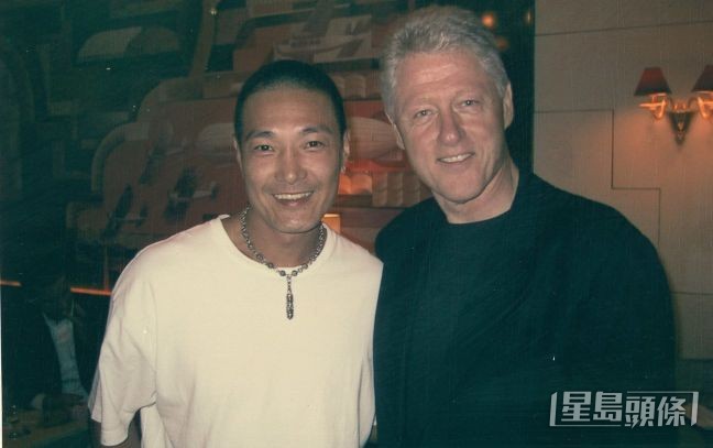 过去曾到访SEVVA的中外名人身影不绝，包括美国前总统克林顿Bill Clinton（右）。