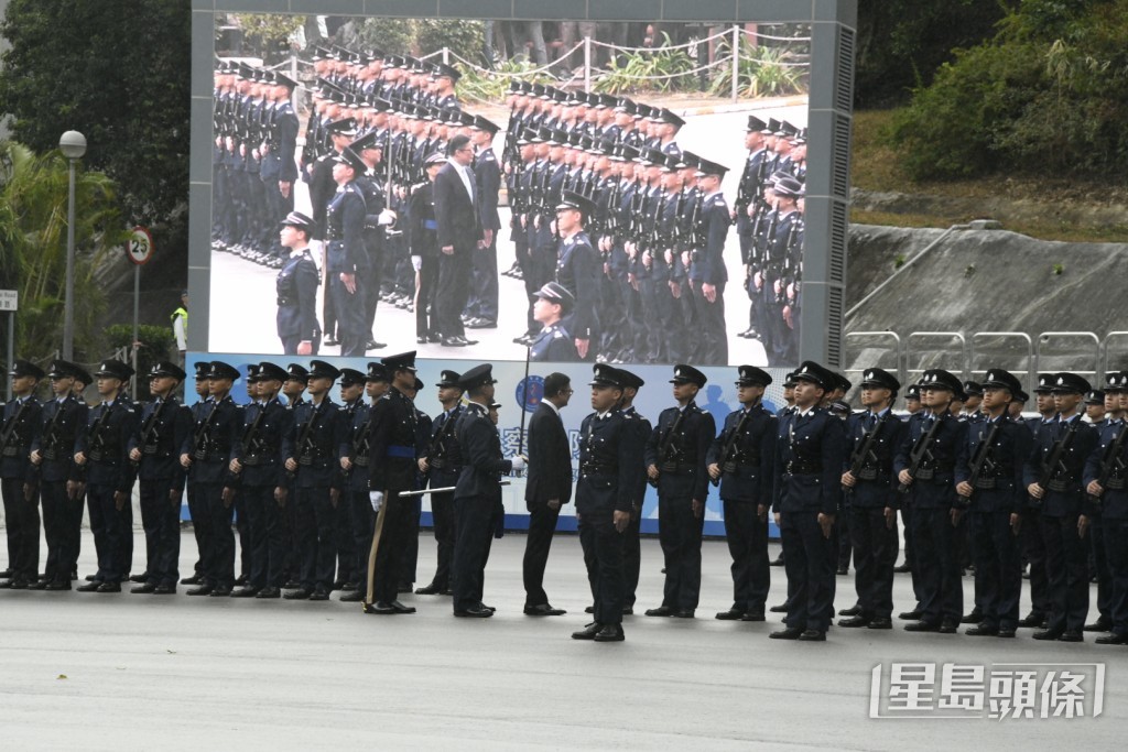 警隊暫時共有11,124投考人數，較之前的財政年度上升了9.3%。