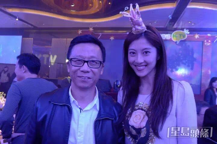 謝芷倫2012年修畢工商管理系學士課程,透過經理人安排下加入香港電視網絡。 謝芷倫2012年修畢工商管理系學士課程,透過經理人安排下加入香港電視網絡。