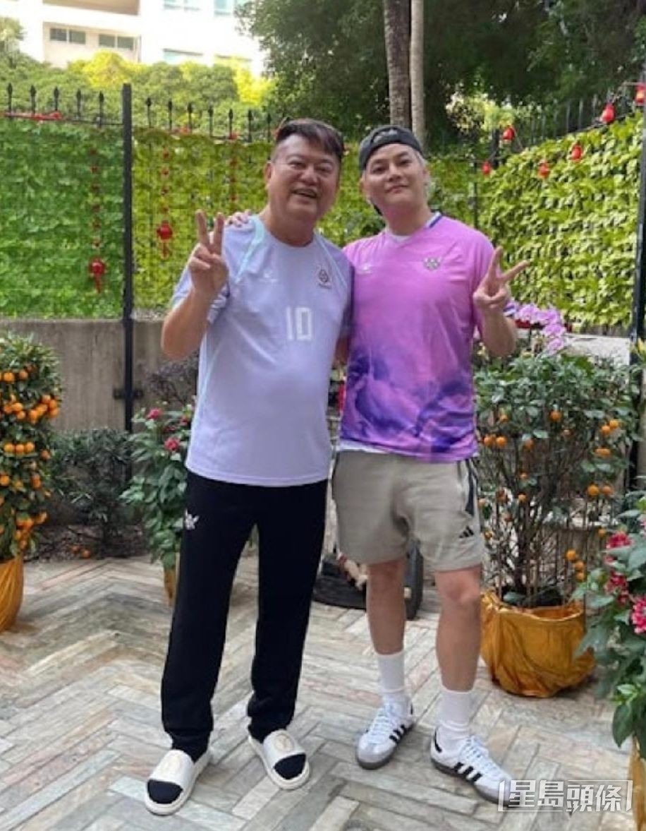 保錡早前和阿叻合照後惹熱議。