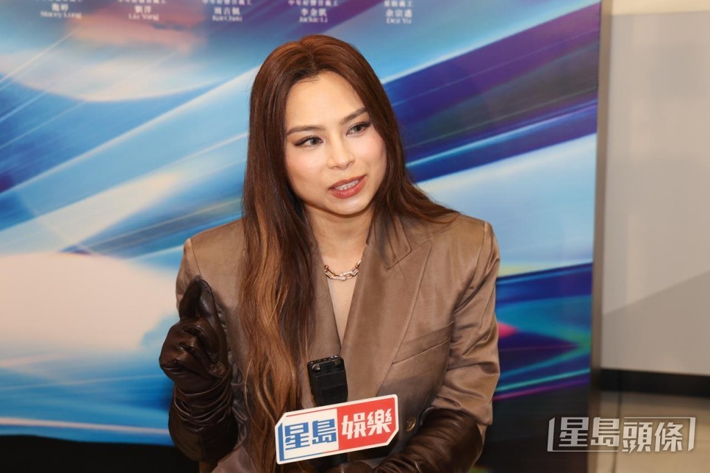 原來往新西蘭10天完成3首歌錄音兼拍MV。 原來往新西蘭10天完成3首歌錄音兼拍MV。