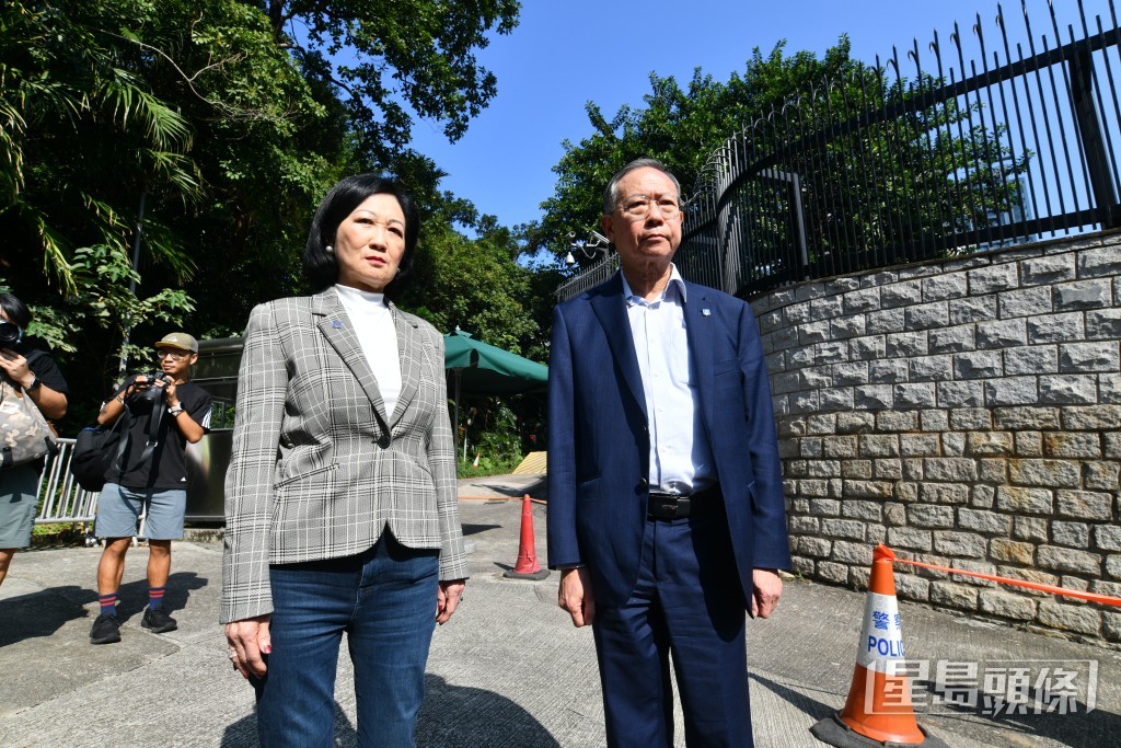 保安局前局長、立法會議員黎棟國促請美國政客張開雙眼,認清事實,不要作干擾內政的行為。盧江球攝 保安局前局長、立法會議員黎棟國促請美國政客張開雙眼,認清事實,不要作干擾內政的行為。盧江球攝
