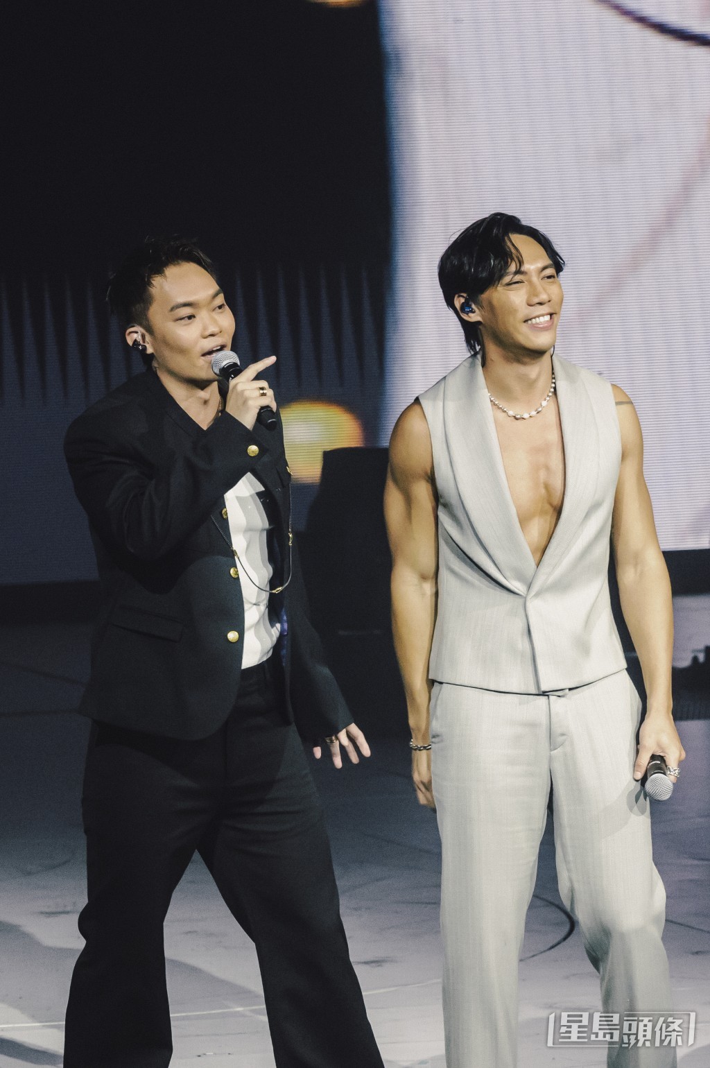 林峯第5場澳門演唱會台上台下都星光熠熠。 林峯第5場澳門演唱會台上台下都星光熠熠。