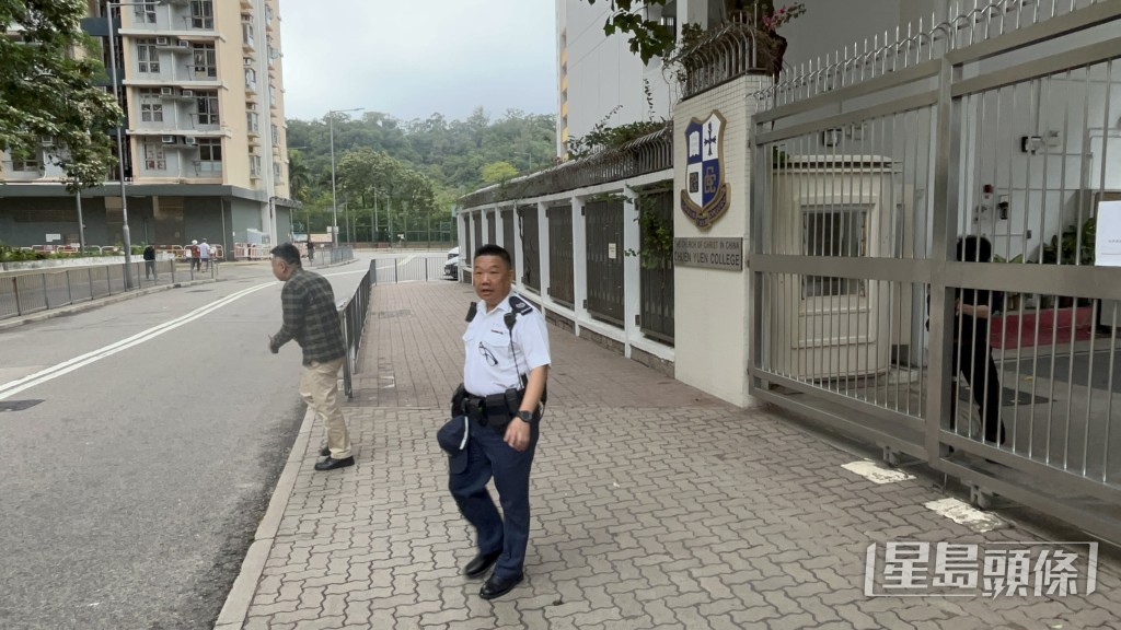 警員到場調查。楊偉亨攝 警員到場調查。楊偉亨攝