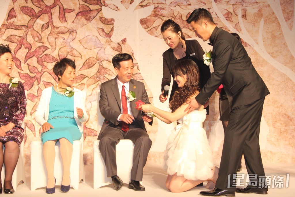 吳京2014年與謝楠在北京舉行婚禮。