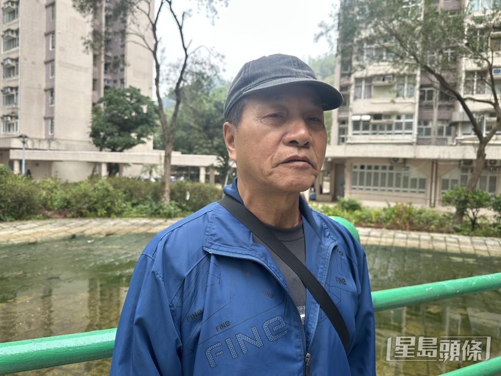 黎先生坦言見到逾百條魚死亡感到好心痛難過。劉漢權攝