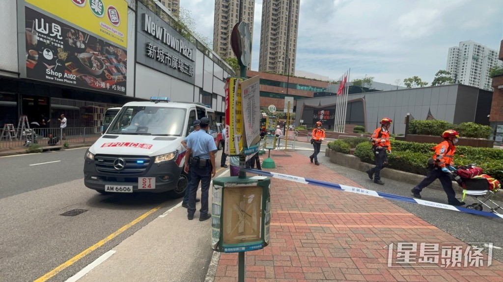 警員及救護員到場。 警員及救護員到場。