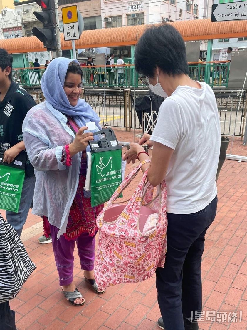 近兩年,Uzma加入基督教勵行會工作,冀望以行動回饋機構和社會。 近兩年,Uzma加入基督教勵行會工作,冀望以行動回饋機構和社會。