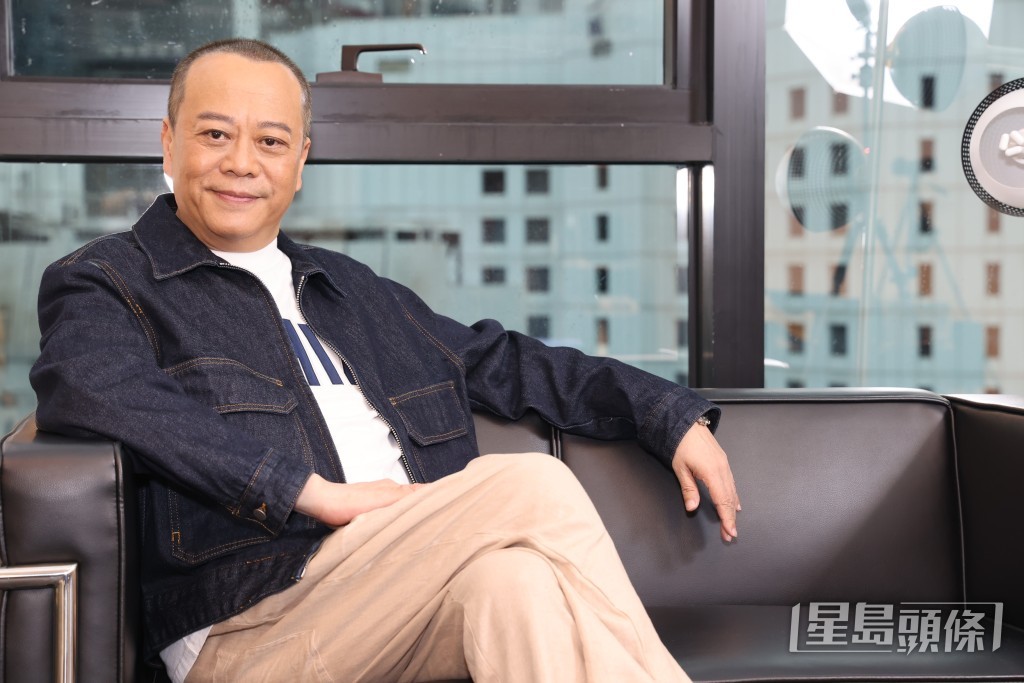 歐陽震華昔日面圓圓，有著大肚腩，一臉福氣。