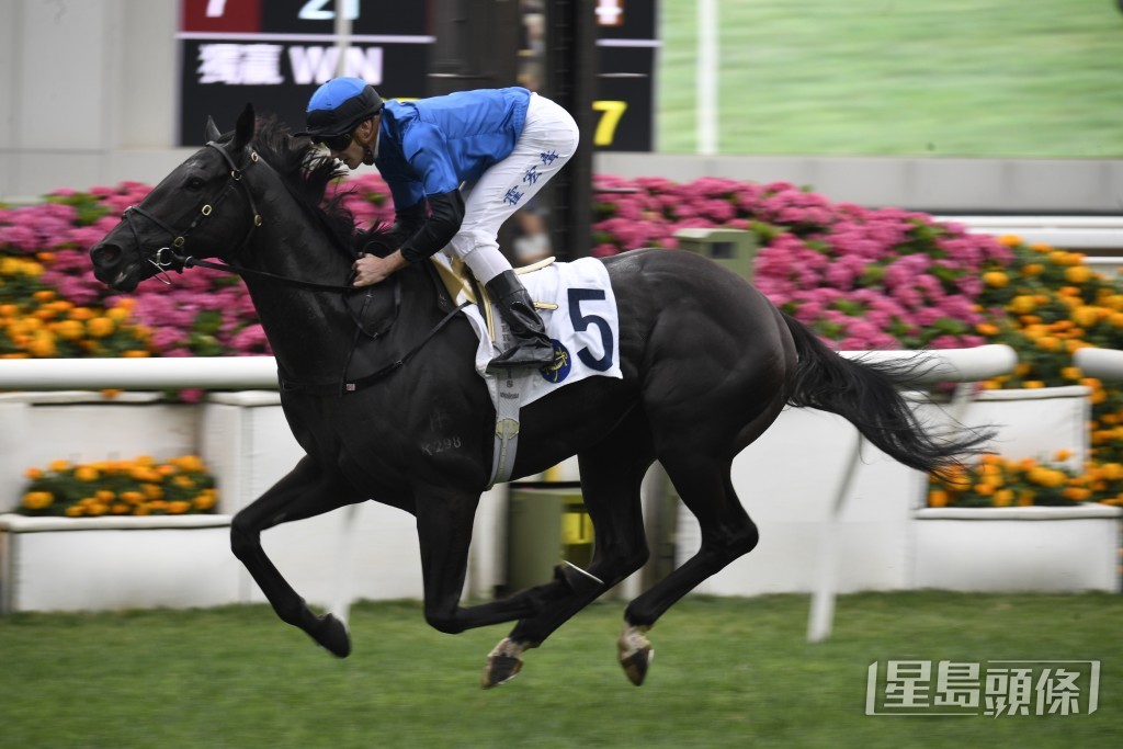 「一定超」上場初次增程跑千四米輕勝而回。
