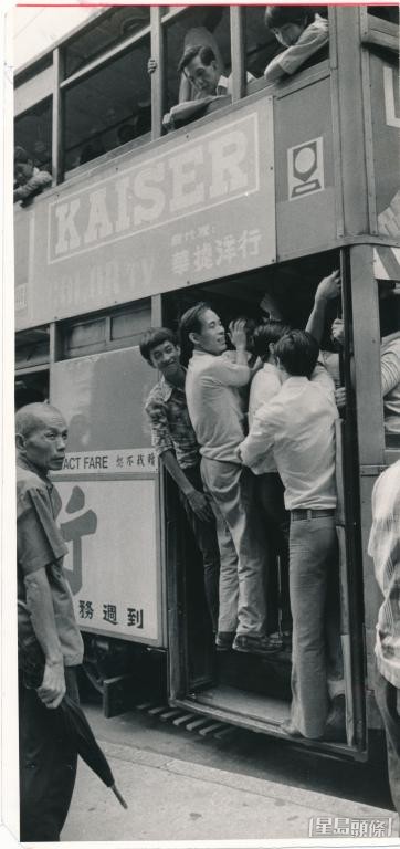 電車在香港有逾百年歷史。 電車在香港有逾百年歷史。