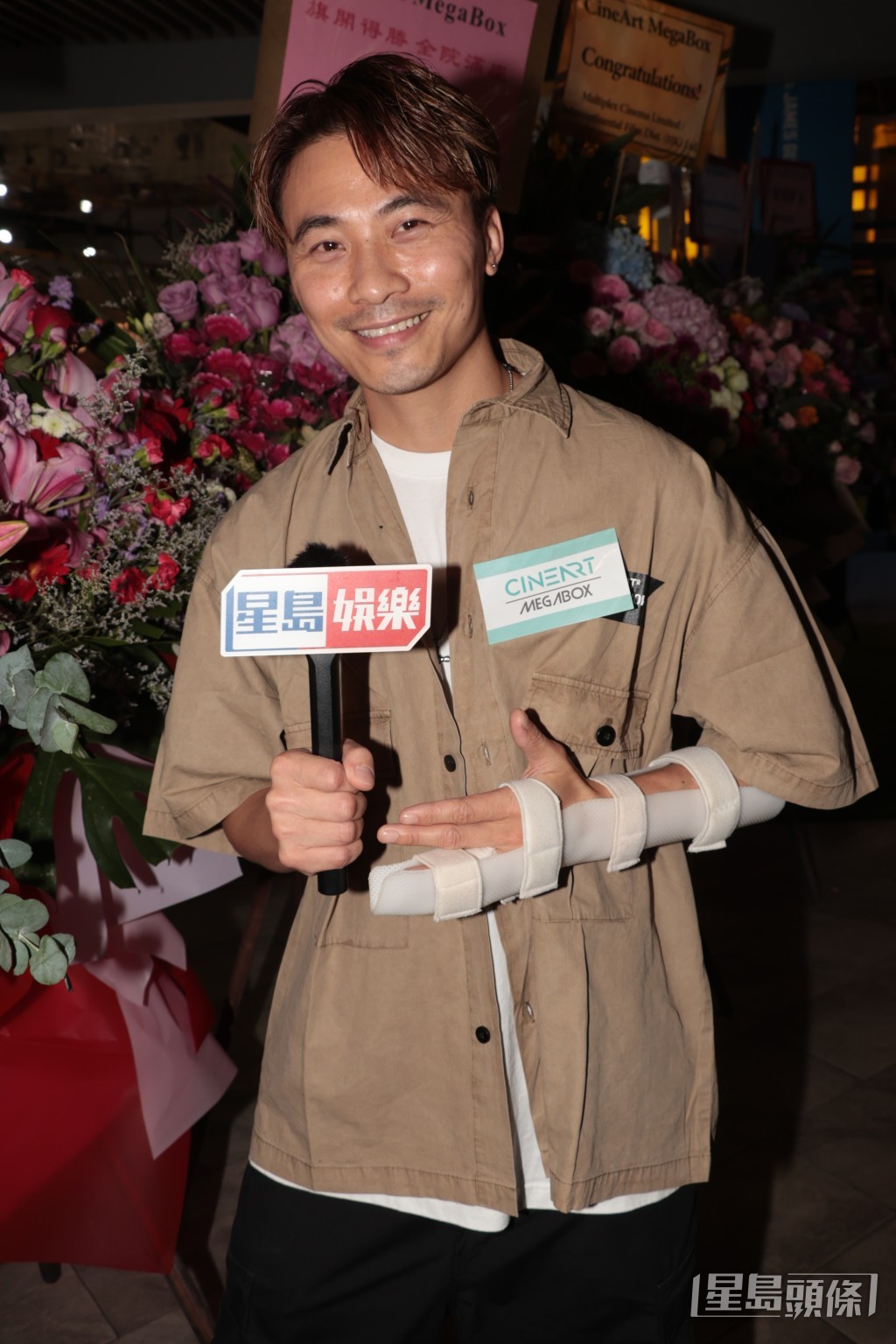 黃劍文說：「老婆？羅毓儀，我覺得佢好可愛。女朋友，葉蒨文都好靚。」