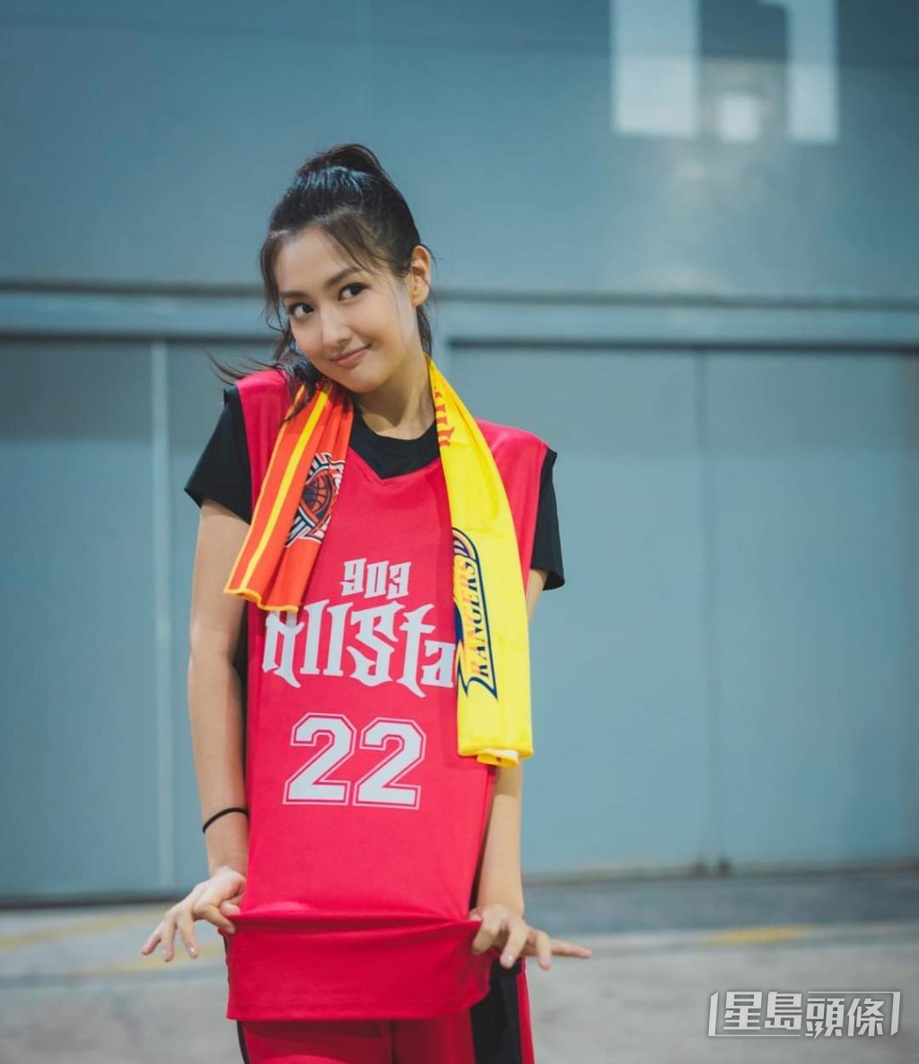 Mandy被封為「籃球女神」。