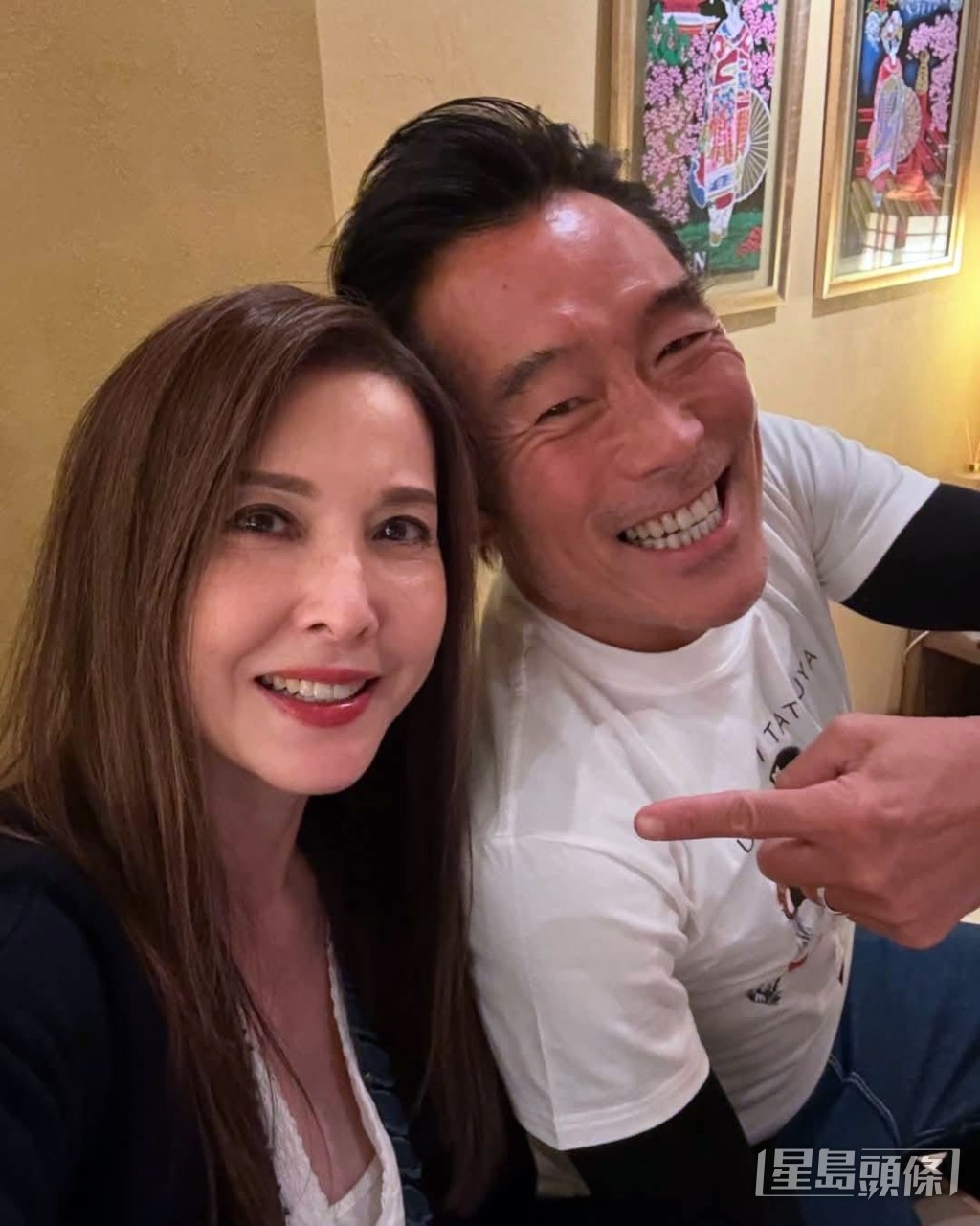 李婉華曾和鄭浩南聚舊。