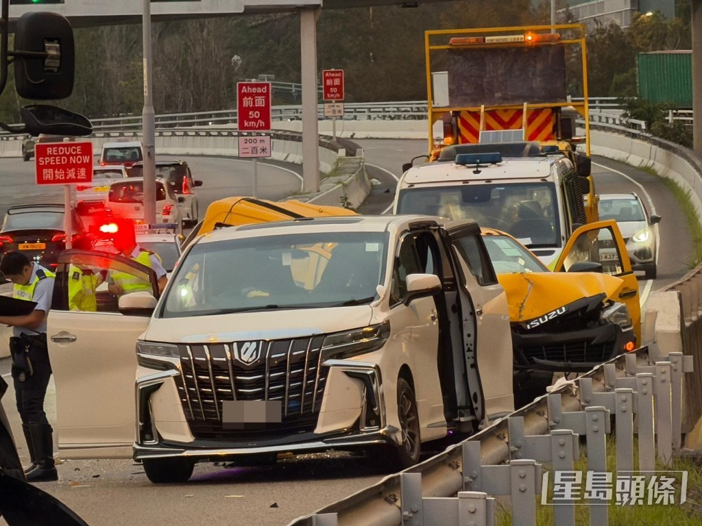 捱撞七人車。 捱撞七人車。