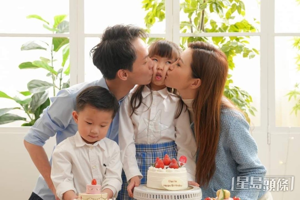 緋聞樹假史促使Jinny認定真命天子Alex。 緋聞樹假史促使Jinny認定真命天子Alex。