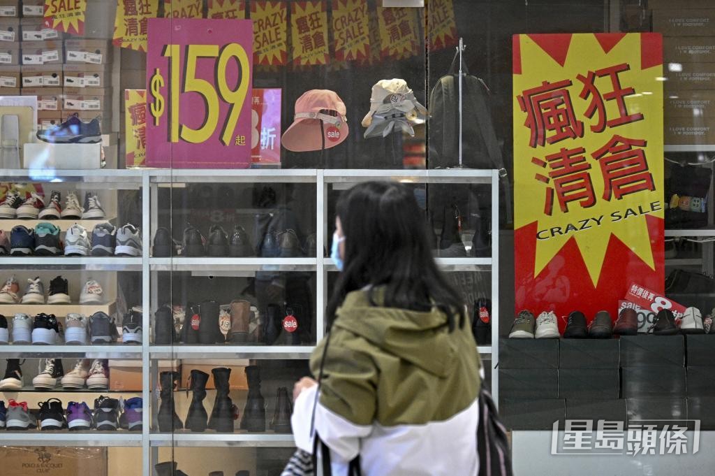 經濟不景下,部分公司即使仍設團年飯,亦減省預算。 經濟不景下,部分公司即使仍設團年飯,亦減省預算。