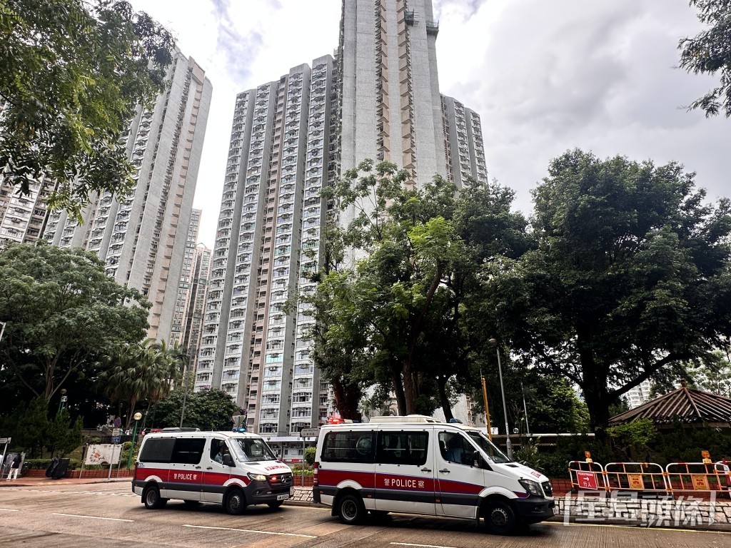 警員到場調查。 警員到場調查。