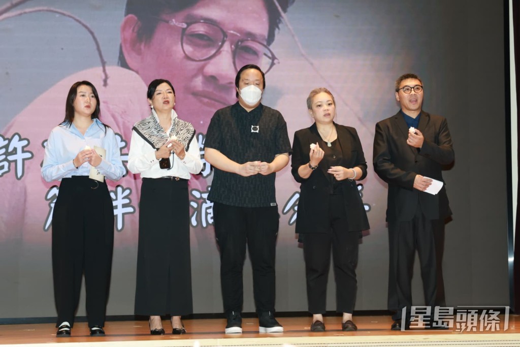 黎彼得的兒子黎樹德戴着口罩出席。 黎彼得的兒子黎樹德戴着口罩出席。