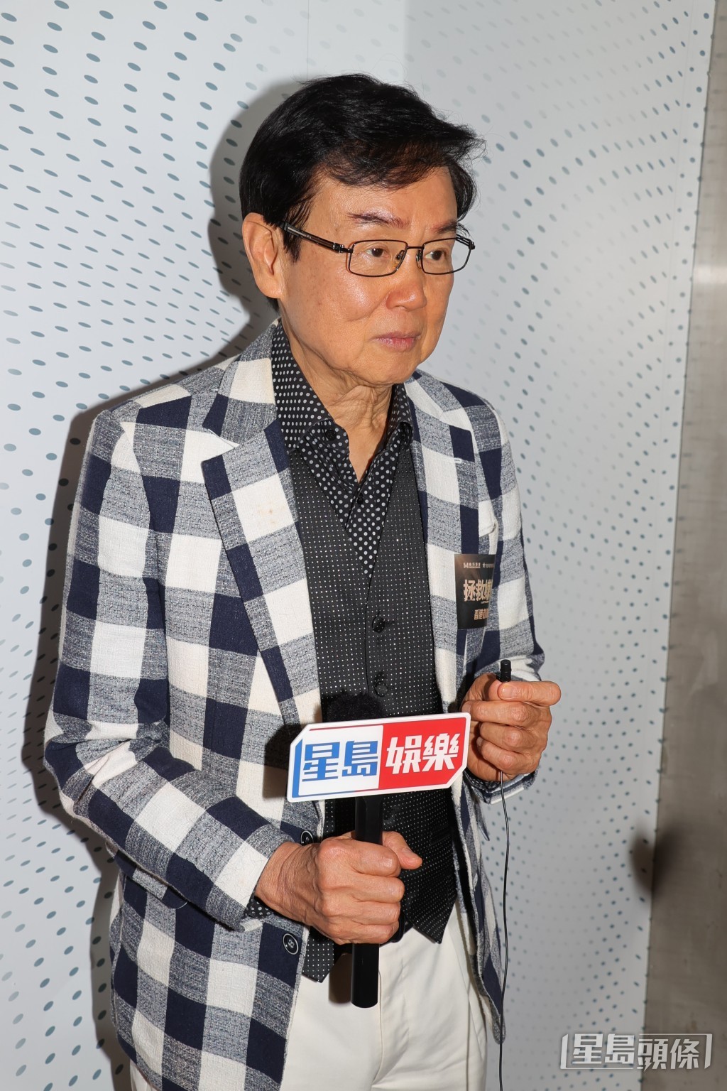 黄百鸣透露由甄子丹主演的新戏《误判》正拍得如火如荼。 黄百鸣透露由甄子丹主演的新戏《误判》正拍得如火如荼。