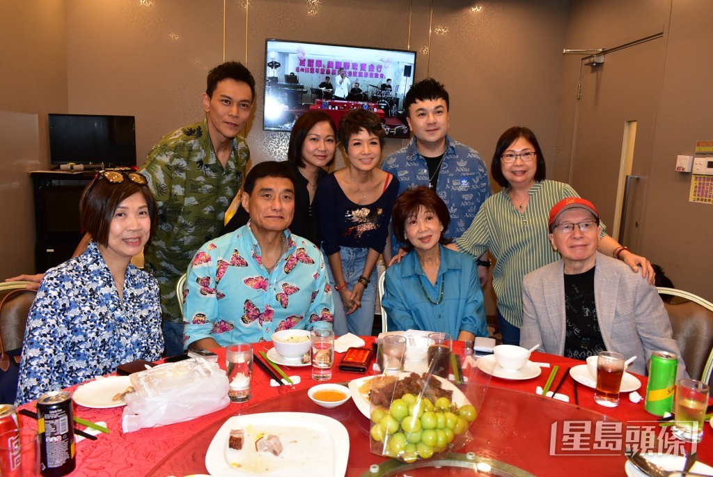 朱咪咪台時跟寶珮如、Joe Junior、王俊棠、沈宗賢等相遇。