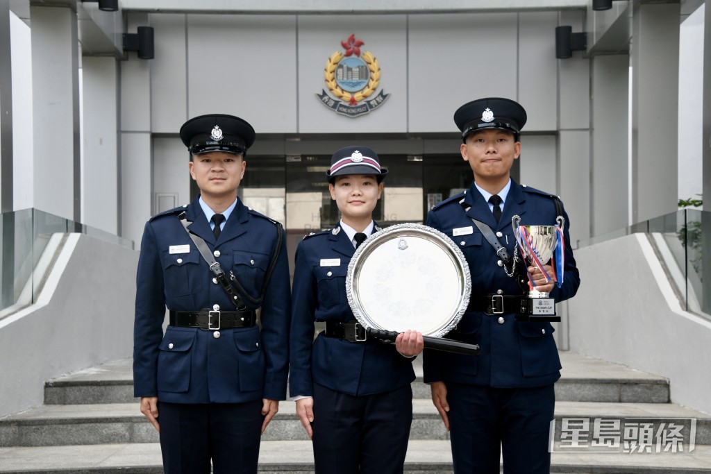 (左至右)最新一期警察學院畢業的學警葉浩文、見習督察范婕妍及學警歐陽奕鳴接受傳媒訪問。楊偉亨攝