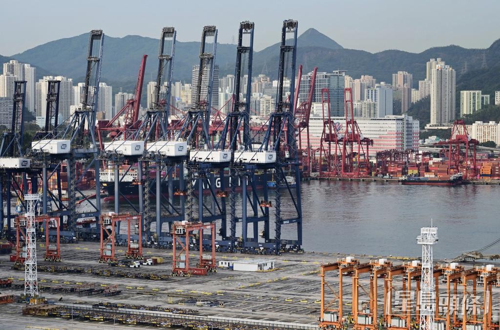 香港货柜码头商会表示,若要提升葵青货柜码头整体供电容量,需大规模升级供电设备。 香港货柜码头商会表示,若要提升葵青货柜码头整体供电容量,需大规模升级供电设备。
